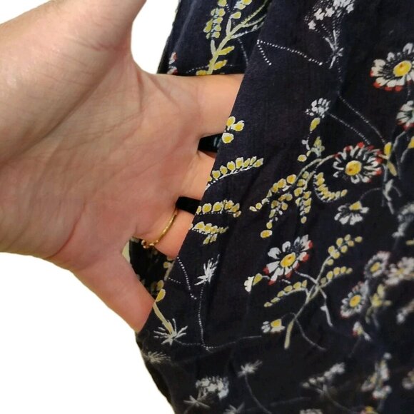 Ann Taylor LOFT Women’s Size M Navy Floral Romper With Pockets Tie Neck - Picture 3 of 5